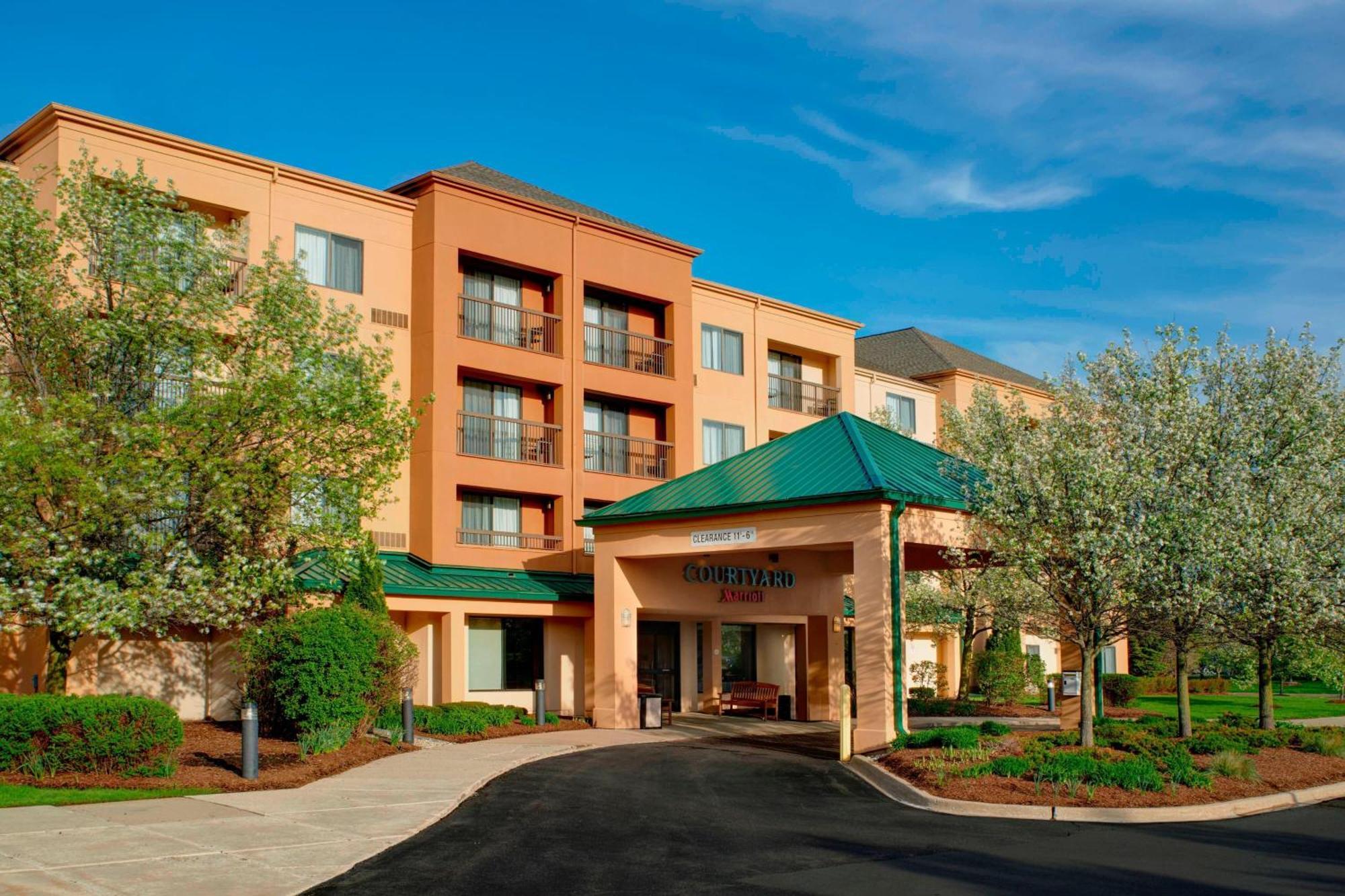 Courtyard By Marriott Detroit Pontiac/Auburn Hills Hotel Exterior photo